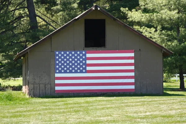 Old Barn with Big American Flag — Stock Photo, Image