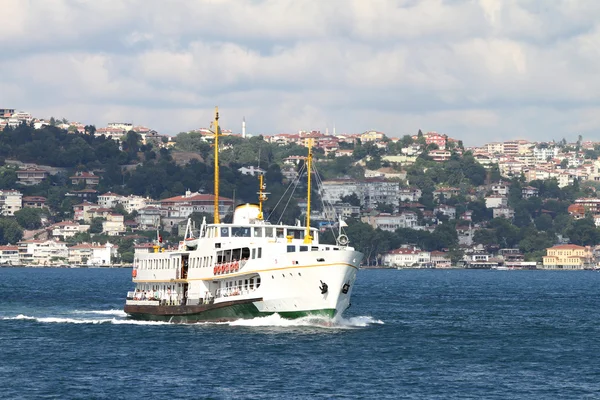 Trajekt nadpis Asie od Evropské části Istanbulu — Stock fotografie