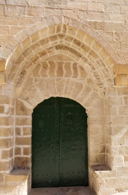 Mardin, Türkiye 'de Yeşil Metal Kapılı Ev