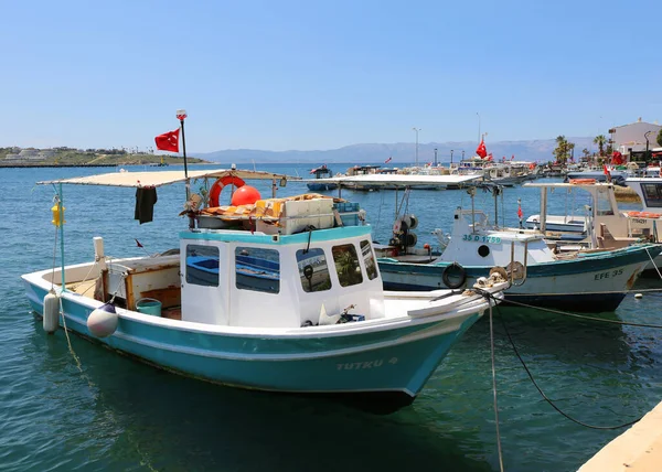 Cesme Izmir Turkey May Fishing Boats Docked Cesme Port May — стоковое фото