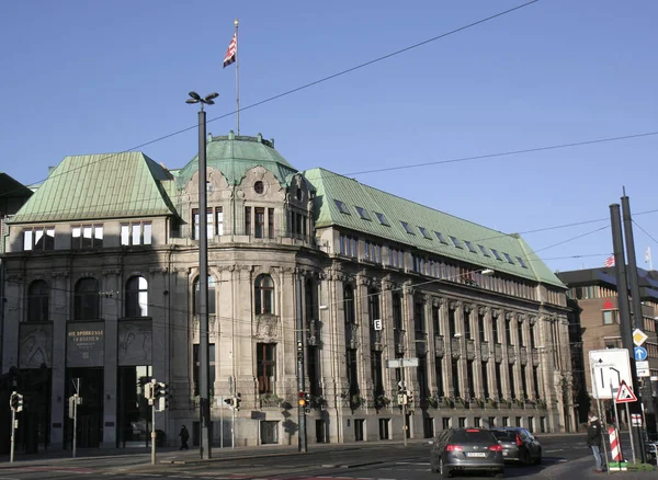 Bremen Germany February Sparkasse Bank Building Traffic Lights Cars February —  Fotos de Stock