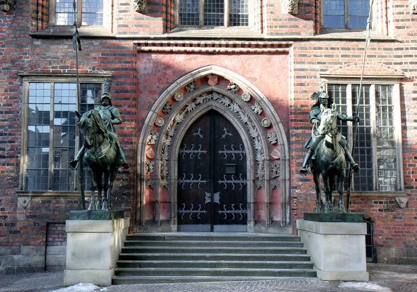 Bremen Germany February Bronze Knight Sculptures Front Altes Rathaus Aka — Foto Stock