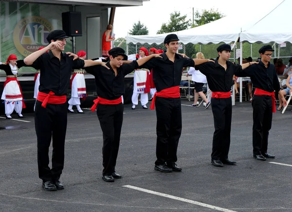 Carmel Indiana Usa August Young Greek Dancers Performing Greek Fest — Zdjęcie stockowe