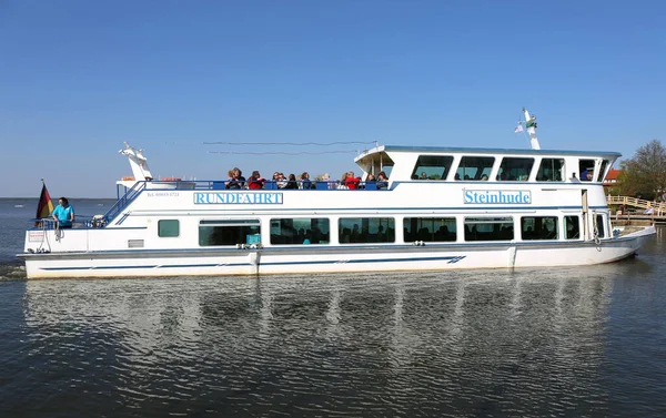 Steinhuder Meer Alemania Abril Gente Disfrutando Paseo Barco Hermoso Soleado — Foto de Stock