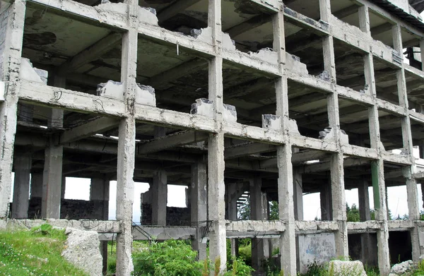 Edifício em ruínas — Fotografia de Stock