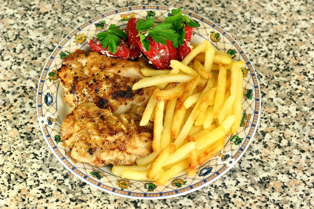 grilled chicken steak with french fries— 图库照片 08