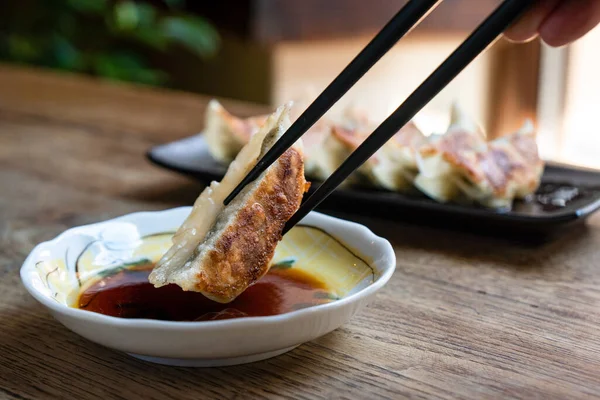 Gyoza Çin Jiaozi Sinin Bir Uyarlaması Olan Sebzelerle Dolu Japon — Stok fotoğraf