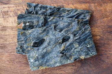 Kurutulmuş yosun ya da kombu, Japon mutfağı kurutulmuş yosun..