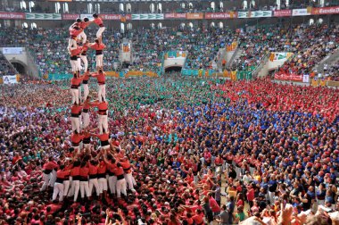 Castellers (insan kuleleri)