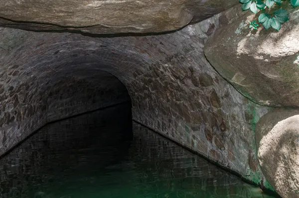 yeraltı tüneli
