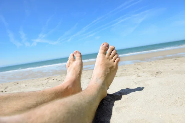 Uomo sulla spiaggia — Foto Stock