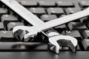 somun anahtarları, bilgisayar klavyesindeki