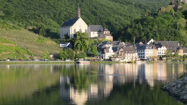Mosel River. In background cityscape of Beilstein. — Stock Video