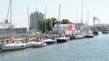 Marina warnemuende ve tarihi kentin parça-ebilmek var olmak seen.