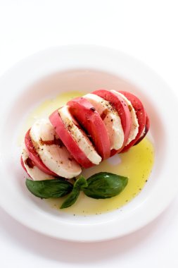 Caprese salatası