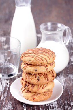 Bisküvi çikolata ile.