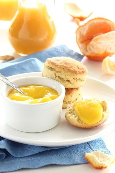 Muffins de banana e curdo laranja . — Fotografia de Stock