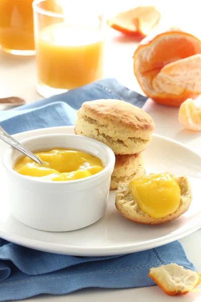 Muffins de banana e curdo laranja . — Fotografia de Stock