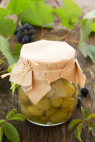 Jam made from green grapes. Selective focus. — Stock Photo, Image