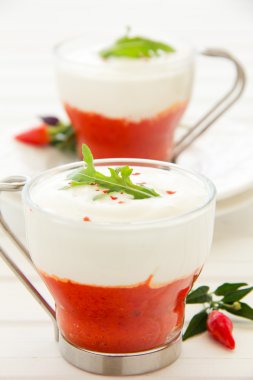 kırmızı biber ve köpük ve krem, seçici odak.