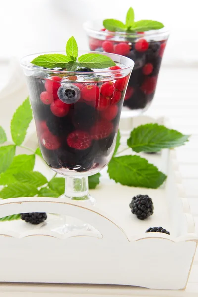 Champagne jelly with berries. — Stock Photo, Image