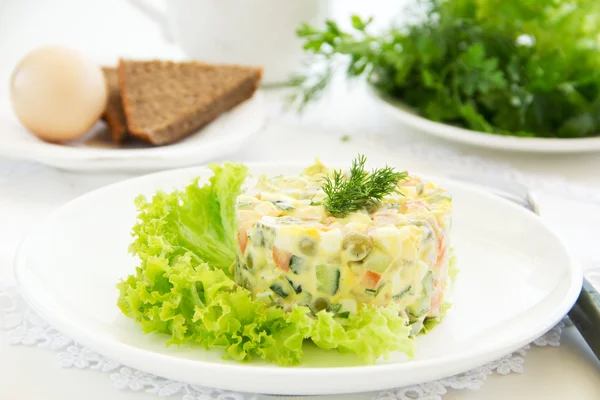 Olivier salada tradicional russo — Fotografia de Stock