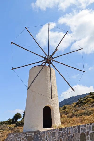 Mulino a vento tradizionale in Grecia — Foto Stock