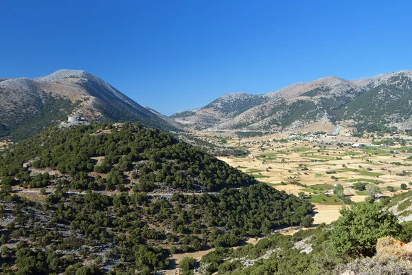 "askyfou "plateau auf Betoninsel in Griechenland — Stockfoto