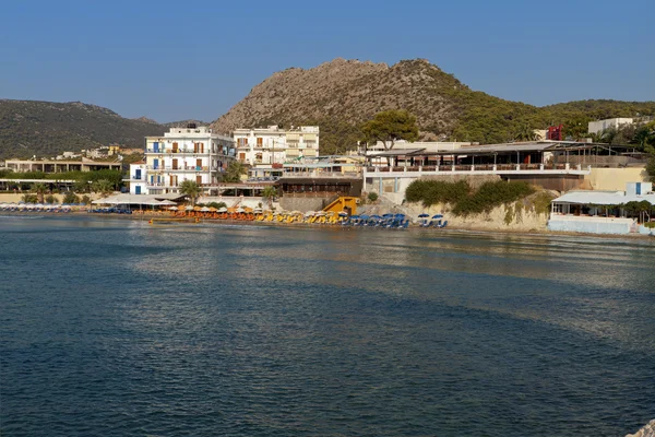 Villaggio di pescatori di Aghia Marina sull'isola di Aegina in Grecia — Foto Stock