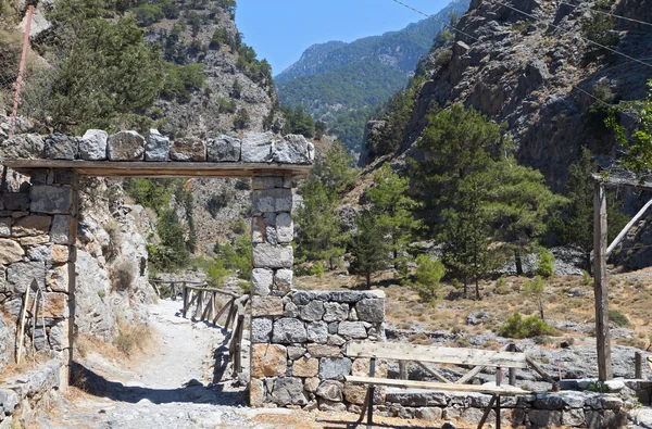 Entry of the Samaria gorge at Crete island in Greece — Stock Photo, Image