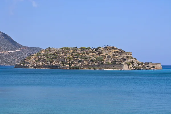 Forteresse de Spinalonga dans la baie d'Elounda en Crète île en Grèce — Photo