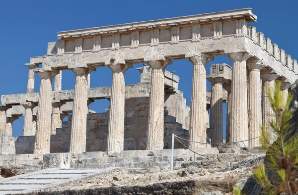 Храм Афеи Афины на острове Эгина в Греции . — стоковое фото