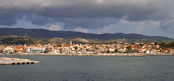 Lixouri ciudad de la isla de Cefalonia en Grecia — Foto de Stock