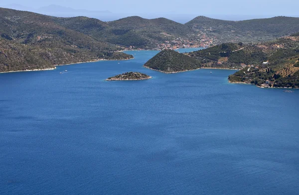 Ilha de Ithaki no mar ionian em Greece — Fotografia de Stock