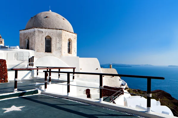 Pueblo de Oia en la isla de Santorini en Grecia — Foto de Stock