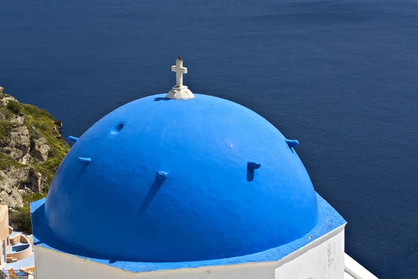 Iglesia tradicional de la isla de Santorini en Grecia — Foto de Stock