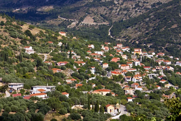 Village grec traditionnel à l'île de Céphalonie en Grèce — Photo