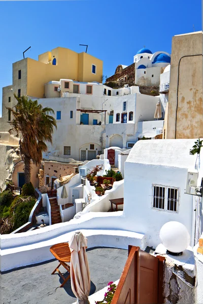 Vesnici Oia na ostrově santorini v Egejském moři, Řecko — Stock fotografie