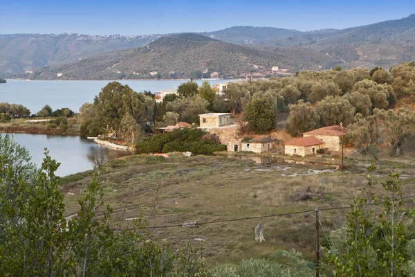 Vecchio tradizionale villaggio di pescatori greci a Pelio di Grecia — Foto Stock