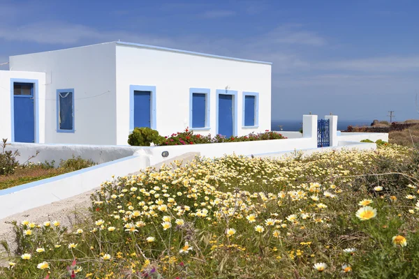 Maison traditionnelle sur l'île de Santorin en Grèce — Photo