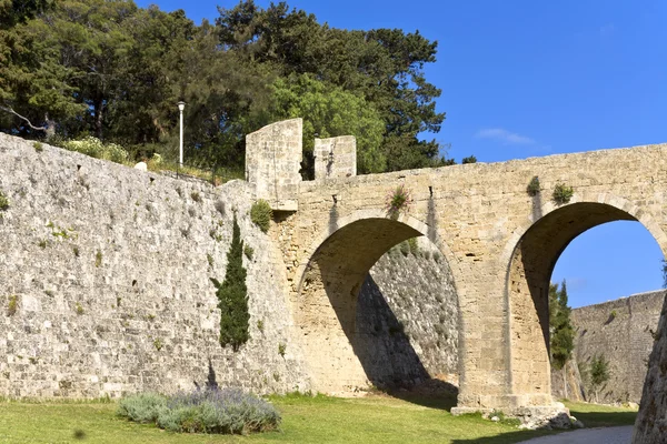 Kasteel van de ridders op Rhodos eiland in Griekenland — Stockfoto