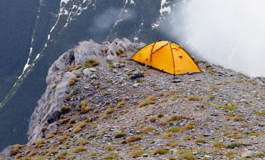 aşırı mt. olympus tarihinde Yunanistan'ın en üstündeki kamp.