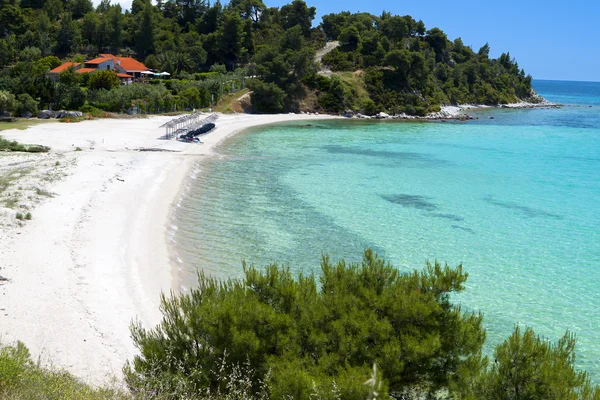 Praia panorâmica na Sithonia da península de Halkidiki, na Grécia — Fotografia de Stock