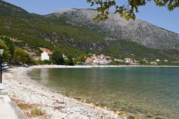 Pueblo pesquero de Poros en la isla de Cefalonia en Grecia — Foto de Stock