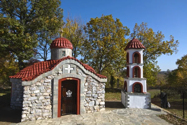 Små ortodoxa kyrkan i norra Grekland — Stockfoto