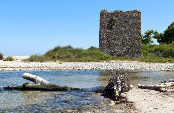 拜占庭时期塔在 samothraki 的希腊小岛 — 图库照片