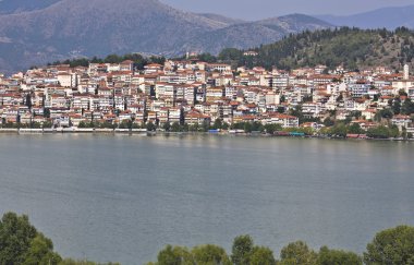 Yunanistan gölde geleneksel eski şehir Kastoria