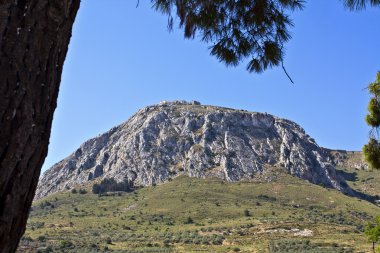 acrocorinth Dağı'nda Mora Yarımadası, Yunanistan takviye edilmiş.