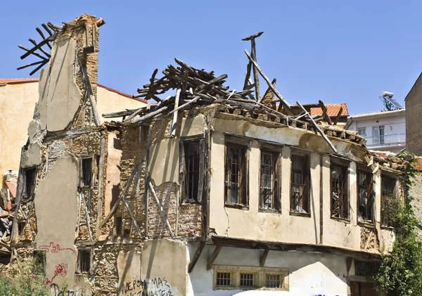 Restos de uma casa destruída — Fotografia de Stock