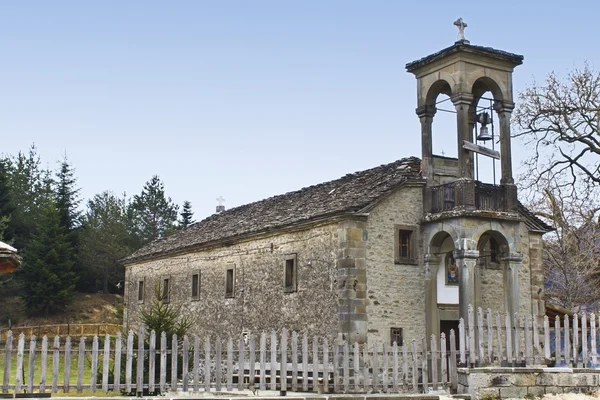 Vecchia chiesa ortodossa nel villaggio Metsovo, Grecia — Foto Stock